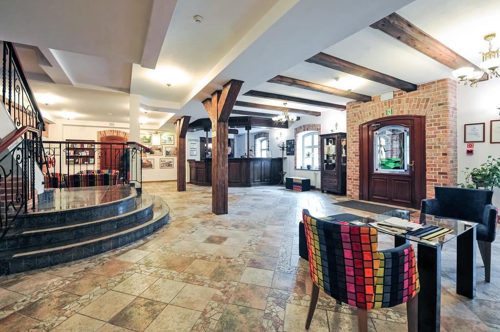 Hotel Mlyn Aqua Spa Biblioteka แอลบลอง ภายนอก รูปภาพ